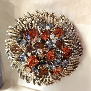 Vintage LISNER Brooch